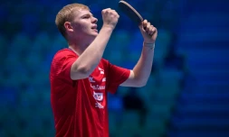 Le Français Félix Lebrun, lors de sa demi-finale face à son compatriote Léo De Nodrest, aux Championnats d'Europe de tennis de table, le 18 octobre 2026 à Ljubljana