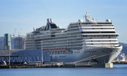 Le bateau de croisiĂšre "MHC Magnifica" dans le port autonome de Marseille le 25 octobre 2017