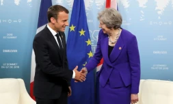Le président français Emmanuel Macron et la Première ministre britannique Theresa May, lors du G7 à La Malbaie, au Québec, le 8 juin 2018