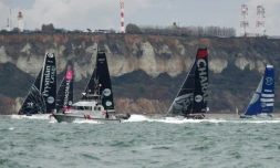 La flotte de la Transat Jacques Vabre longe la cÎte prÚs du Havre aprÚs le départ, le 27 octobre 2019