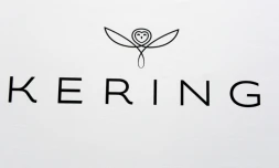 Le géant français du luxe Kering, lancé dans une restructuration depuis l'arrivée en septembre de son nouveau directeur général Luca de Meo, présente mardi ses résultats annuels