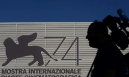 Derniers préparatifs avant l'ouverture de la 74e édition de la Mostra de Venise, le 29 août 2017