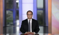 Le président français François Hollande, le 14 avril 2016 à Paris sur le plateau de l'émission "Dialogues Citoyens"