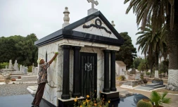 La dépouille de Mobutu Sese Seko, le tout puissant maréchal-président qui régna 32 ans sans partage sur l'ex-Congo belge -aujourd'hui République démocratique du Congo (RDC)-, est enterrée au cimetière européen de Rabat, dans une relative sobriété vu le personnage.