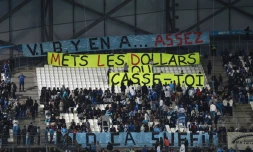 Une banderole des supporteurs marseillais visant la direction du club, lors du match contre Bordeaux au Vélodrome, le 10 avril 2016
