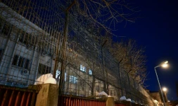 Vue du bâtiment où est détenu le trafiquant de drogue français Mohamed Amra après son arrestation le même jour par la police roumaine, le 22 février 2025 à Bucarest