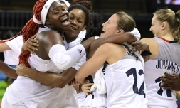 La joie des Françaises après leur victoire sur le fil face au Bélarus, le 7 août 2016 aux JO de Rio 