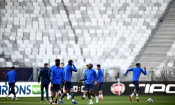Les Parisiens effectuent leur entraĂźnement sur la pelouse du Matmut Atlantique, le 30 mars 2018, Ă  la veille de la finale de la Coupe de la Ligue contre Monaco