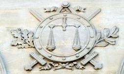 Un Russe qui avait tranché à la hache les mains de sa femme a été condamné jeudi à 14 ans de prison 