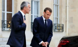 Le secrétaire général de l'Otan Jens Stoltenberg (g) et le président français Emmanuel Macron à l'Elysée, le 15 mai 2018 à Paris