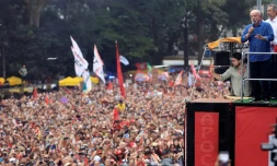 Le prĂ©sident du BrĂ©sil, Luiz InĂĄcio Lula da Silva, lors dâune manifestation de masse Ă SĂŁo Paulo, le 11 octobre 2026