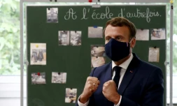Emmanuel Macron dans une école de Poissy, le 5 mai 2020