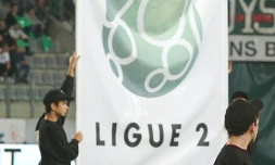 Metz et Lens, seules équipes de Ligue 2 à avoir remporté leurs quatre premiers matches, se déplacent respectivement à Troyes et à Béziers pour tenter de poursuivre sur cette lancée lors de la 5e journée