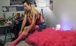 Au Brésil, derrière les lunettes du manager, les faux-cils de la drag-queen Fernando Magrin