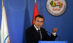 Le président français Emmanuel Macron (C) au sommet du G5 Sahel à Bamako le 2 juillet 2017 