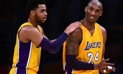 D'Angelo Russell avec Kobe Bryant lors du match Lakers - Cleveland Cavaliers, le 10 mars 2016 à Los Angeles