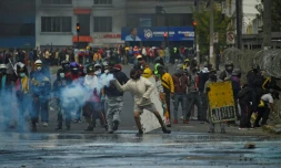 Heurts entre manifestants indigènes et policiers à Quito, le 23 juin 2022 en Equateur