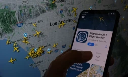L'application Flightradar24 sur un téléphone, à Los Angeles, le 05 août 2022 