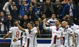 Les Lyonnais fêtent le but de Jérémy Morel face à Besiktas, le 13 avril 2017 au Parc OL