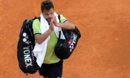 Stan Wawrinka quitte le court aprÚs sa défaite devant le Kazakh Alexander Bublik à Monte-Carlo, le 11 avril 2022