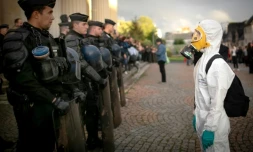 Des membres des forces de l'ordre lors d'une manifestation à Rouen le 1er octobre 2019, cinq jours après l'incendie de l'usine chimique Lubrizol 