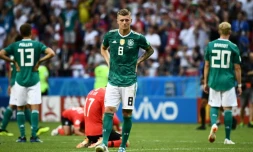 Le désarroi du milieu de terrain allemand Toni Kroos après l'élimination de son équipe dès le 1er tour du Mondial, le 27 juin 2018 à Kazan