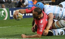 L'ailier géorgien de Toulon Mamuka Gorgodze inscrit un essai face au Racing 92 en finale du Top 14 au Camp Nou, le 24 juin 2016