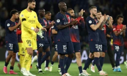 Les Parisiens Gianluigi Donnarumma (g), Danilo (c) et Milan Skriniar aprÚs la défaite contre Nice, le 15 septembre 2023 au Parc des Princes