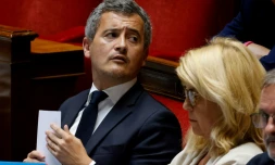 Le ministre français de l'Intérieur Gérald Darmanin (g) à l'Assemblée nationale à Paris, le 20 juin 2023