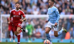 Le milieu de Manchester City Phil Foden (d) contre Nottingham Forest, le 23 septembre 2023 Ă Manchester