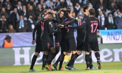 Les joueurs du PSG se congratulent après l'un des deux buts inscrits par Angel Di Maria à Malmö, le 25 novembre 2015