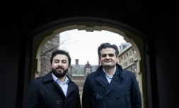 Le leader de Denk, Tunahan Kuzu(D) et l'un de ses membres fondateurs, Selcuk Ozturk (G), le 23 février 2017 à La Haye