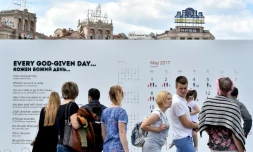 Un panneau dans le centre de Kiev sur le nombre de soldats ukrainiens tués ou blessés dans l'est séparatiste prorusse de l'Ukraine, le 29 mai 2017
 