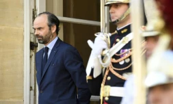 Le Premier ministre Edouard Philippe sur le perron de l'hĂŽtel Matignon, le 17 avril 2018 Ă Paris
