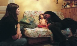 Le Dr Patrick Brasseur, membre de SOS Médecins, en consultation à Paris le 16 janvier 2002