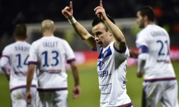Mathieu Valbuena, auteur du 2e but de l'Olympique lyonnais contre Toulouse au stade de Gerland, le 23 octobre 2015