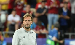 La déception de l'entraîneur de Liverpool Jürgen Klopp après la défaite face au Real Madrid en finale de la C1, le 26 mai 2018 à Kiev