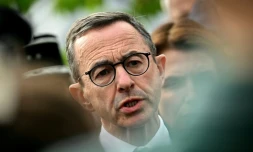 Le ministre de l'Intérieur Bruno Retailleau s'exprime devant la presse, le 24 avril 2025, à Nantes 