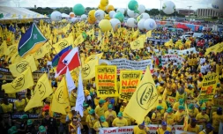 Des milliers de brésiliens manifestent pour exiger le départ du président Michel Temer, le 24 mai 2017 à Brasilia