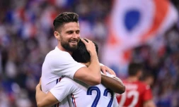 La joie de l’attaquant français Olivier Giroud, auteur d'un doublé contre la Bulgarie, lors de leur match amical, le 8 juin 2021 au Stade de France à Saint-Denis, en guise de préparation avant l’Euro 2020