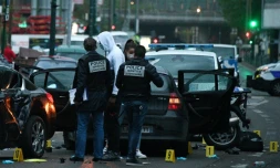 Des policiers Ă Colombes (Hauts-de-Seine) oĂč un automobiliste a volontairement percutĂ© deux motards de la police nationale, le 27 avril 2020