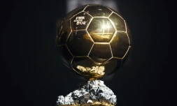 Le trophée du Ballon d'Or 2015, décerné le 11 janvier 2016 à Zurich