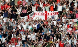 Les supporters anglais au Stade de France avant le match amical contre les Bleus, le 13 juin 2017