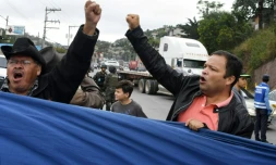 Des sympathisants de l'opposant au pouvoir hondurien, Salvador Nasralla, manifestent à Tegucigalpa, le 11 décembre 2017