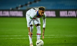 L'attaquant vedette du PSG Neymar contre Montpellier en demi-finale de la Coupe de France Ă La Mosson, le 12 mai 2021