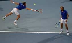 La paire Mahut (g) et Benneteau vainqueur de Lopez Granollers se qualifie pour la finale de la Coupe Davis le 15 septembre 2018