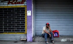 Commerces fermés dans une rue de Caracas au Venezuela, le 22 août 2018
