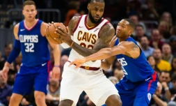 Porté par LeBron James, les Cavs ont décroché une quatrième victoire de suite face aux Clippers, le 17 novembre 2017 à Cleveland