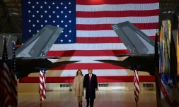 Le président américain Donald Trump accompagné de sa femme Melania Trump le 20 décembre 2019 à la Joint Base Andrews, dans le Maryland
