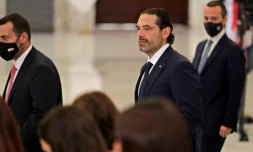Saad Hariri (C), nommé Premier ministre du Liban pour la quatrième fois, arrive au palais présidentiel de Baabda à l'est de Beyrouth, le 22 octobre 2020